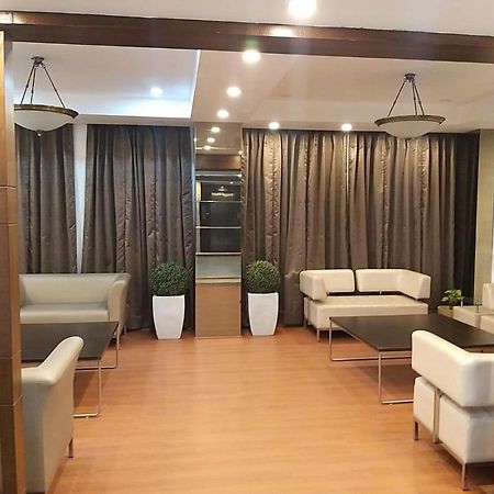 נוידה Hide Away Suites מראה חיצוני תמונה