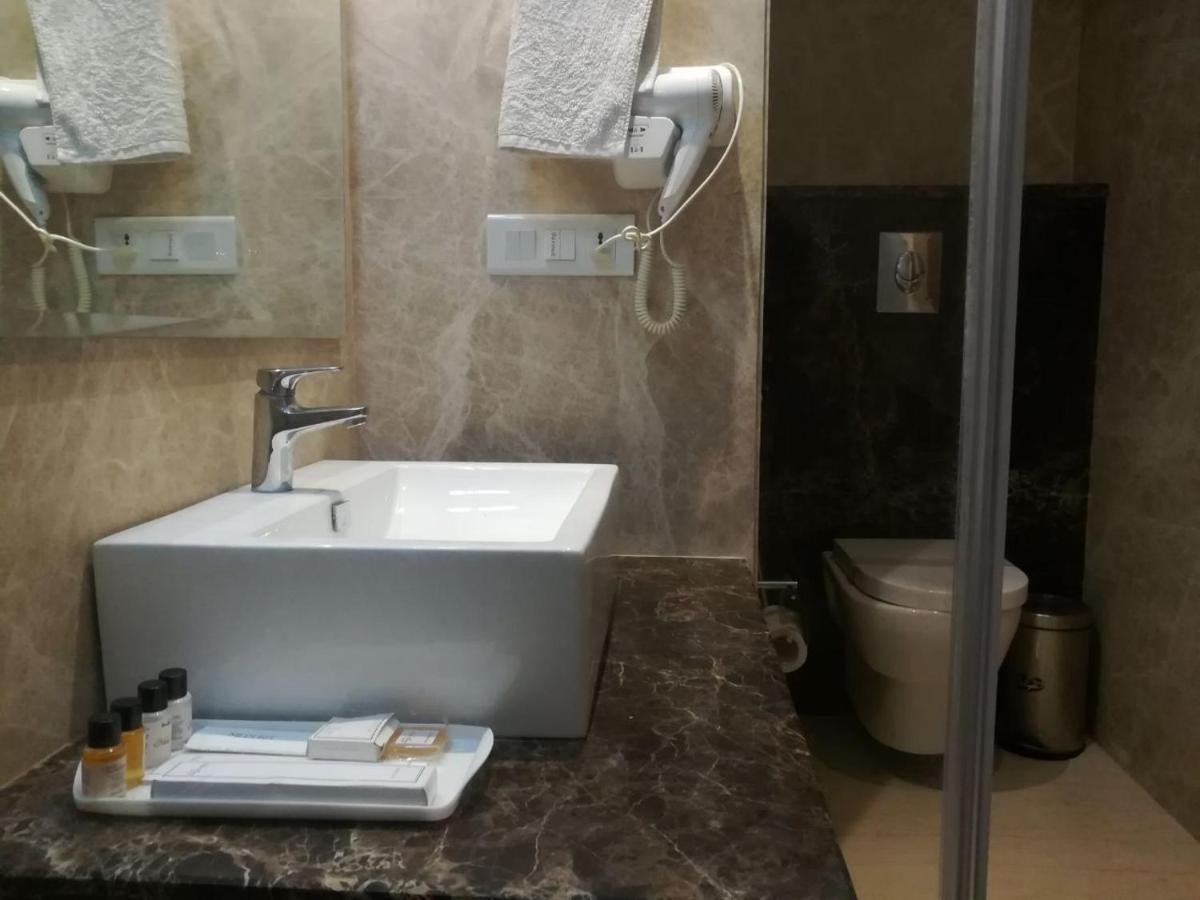 נוידה Hide Away Suites מראה חיצוני תמונה