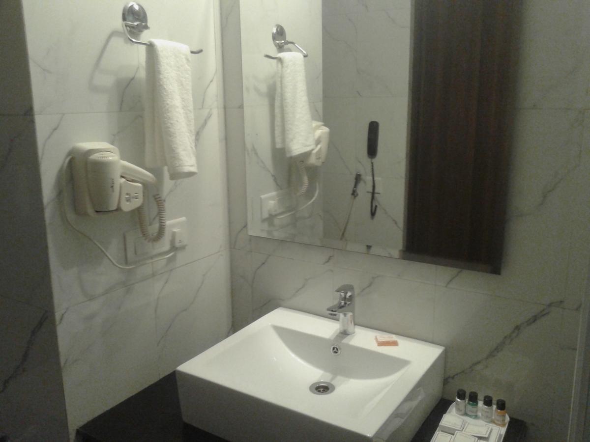 נוידה Hide Away Suites מראה חיצוני תמונה